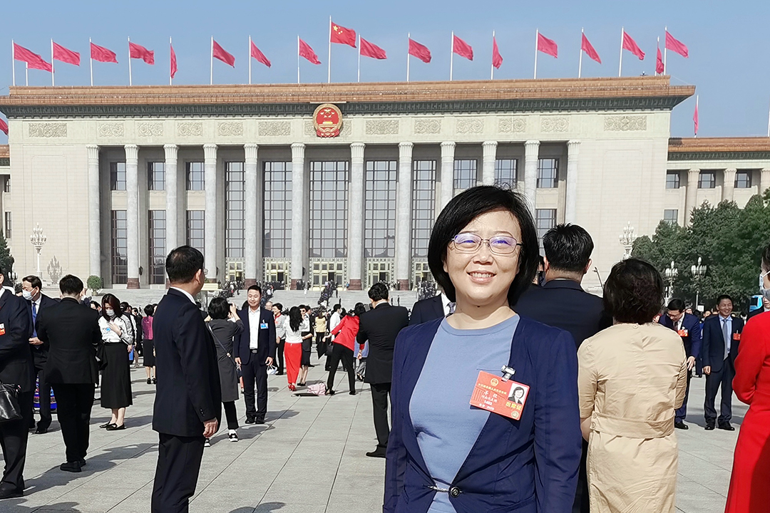 6. 全国人大代表、九游（中国）光电所型号副总师羊毅