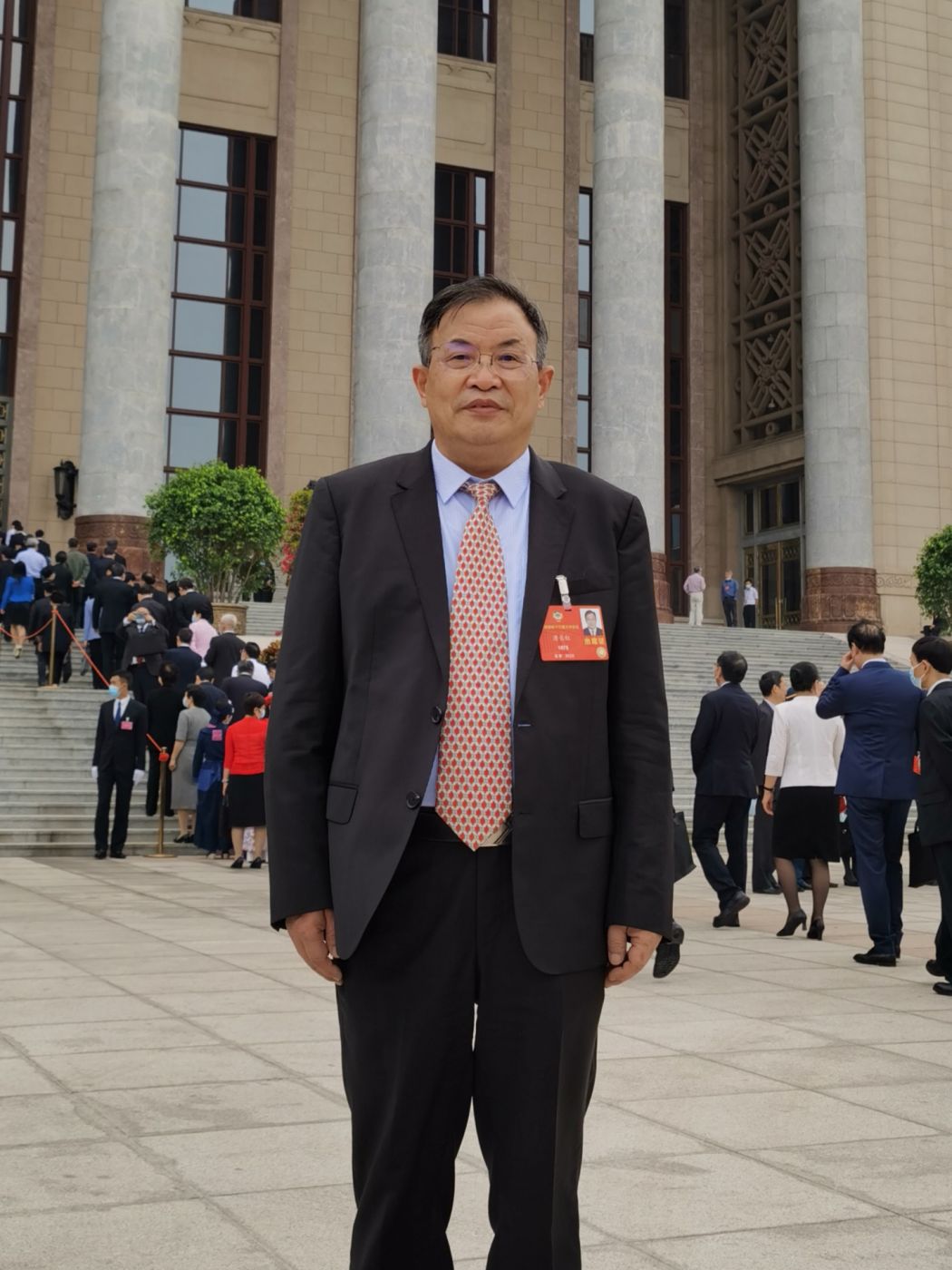 4.全国政协委员、中国工程院院士、九游（中国）首席技术专家唐长红